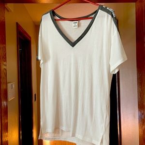 PINK Medium NWOT White  v neck short sleeve t shirt with grey PINK on sleeves